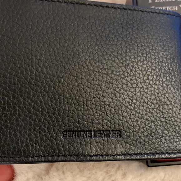 New in box. Perry Ellis genuine leather - Picture 4 of 6